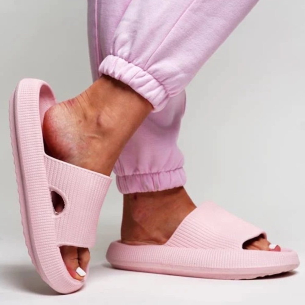2/$15💖Pink Cloudies Slide Slippers